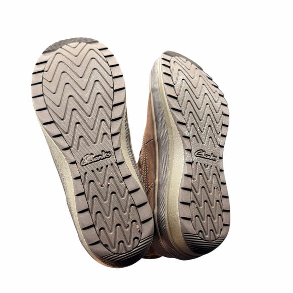 Clarks Muckers Waterproof Quilted Ankle Boots Brown Size 9W - Picture 5 of 13